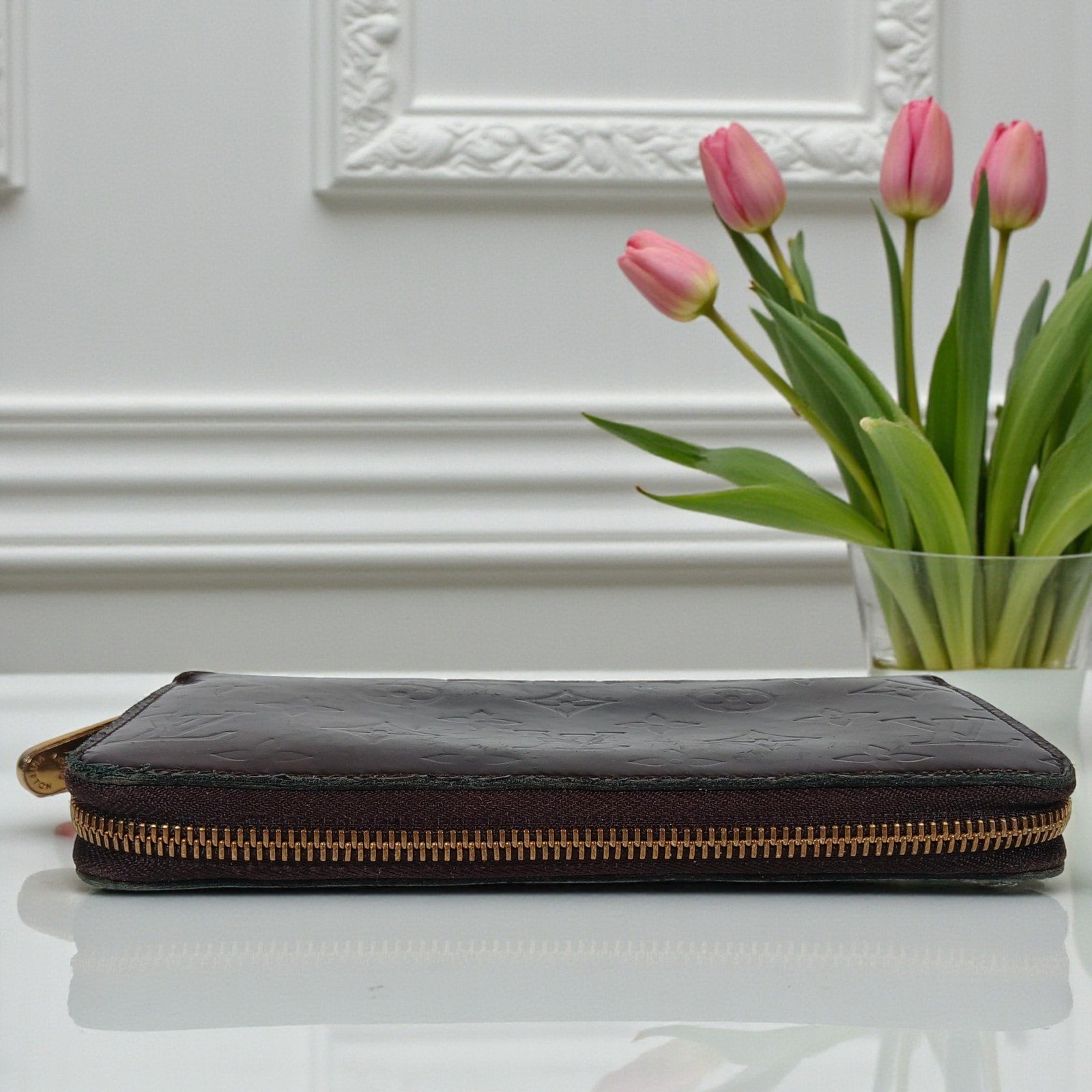 LOUIS VUITTON Vernis Amarante Patent Leather Zippy Wallet in Burgundy