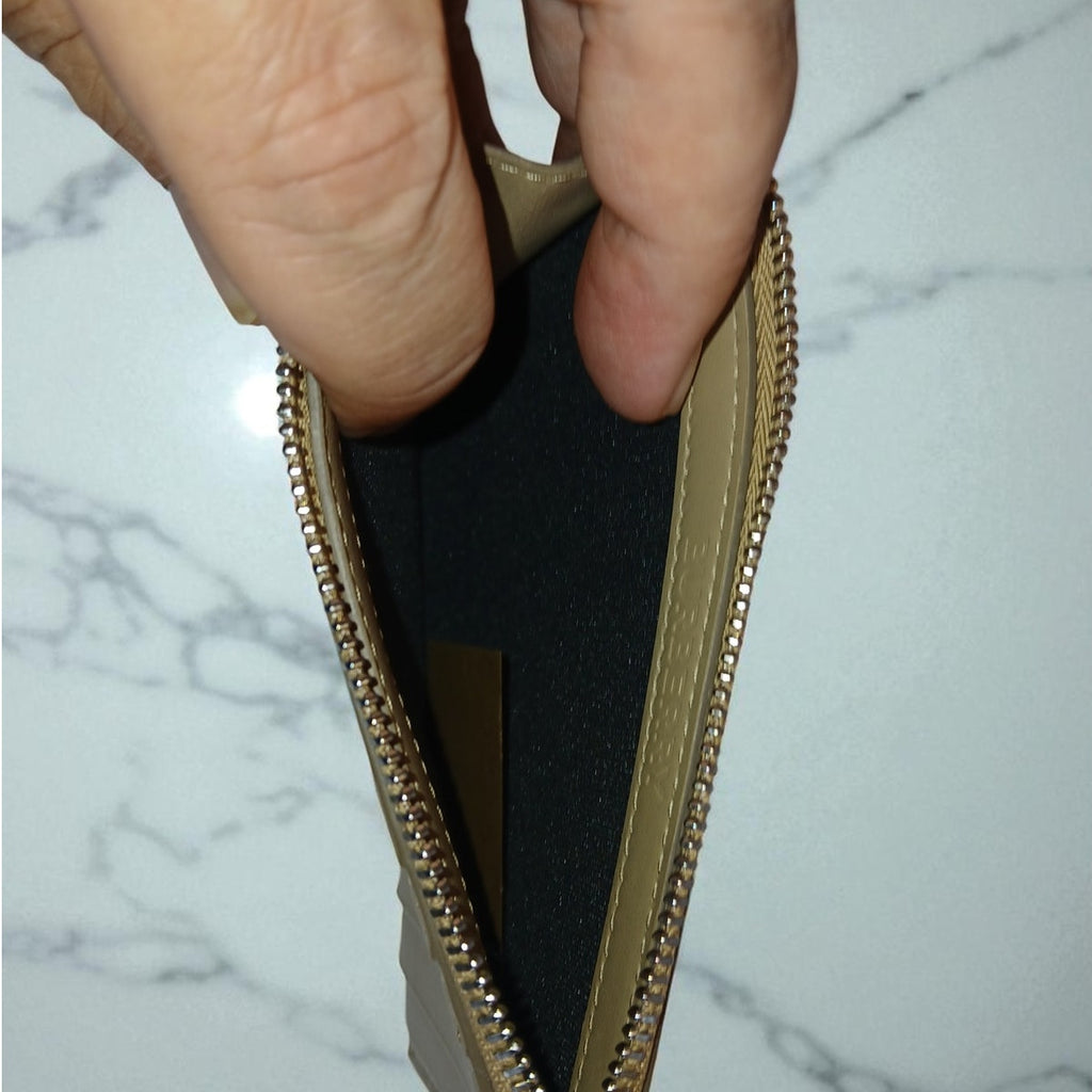 Burberry Alwyn Logo Printed Leather Zipped Coin/Card Case in Archive Beige
