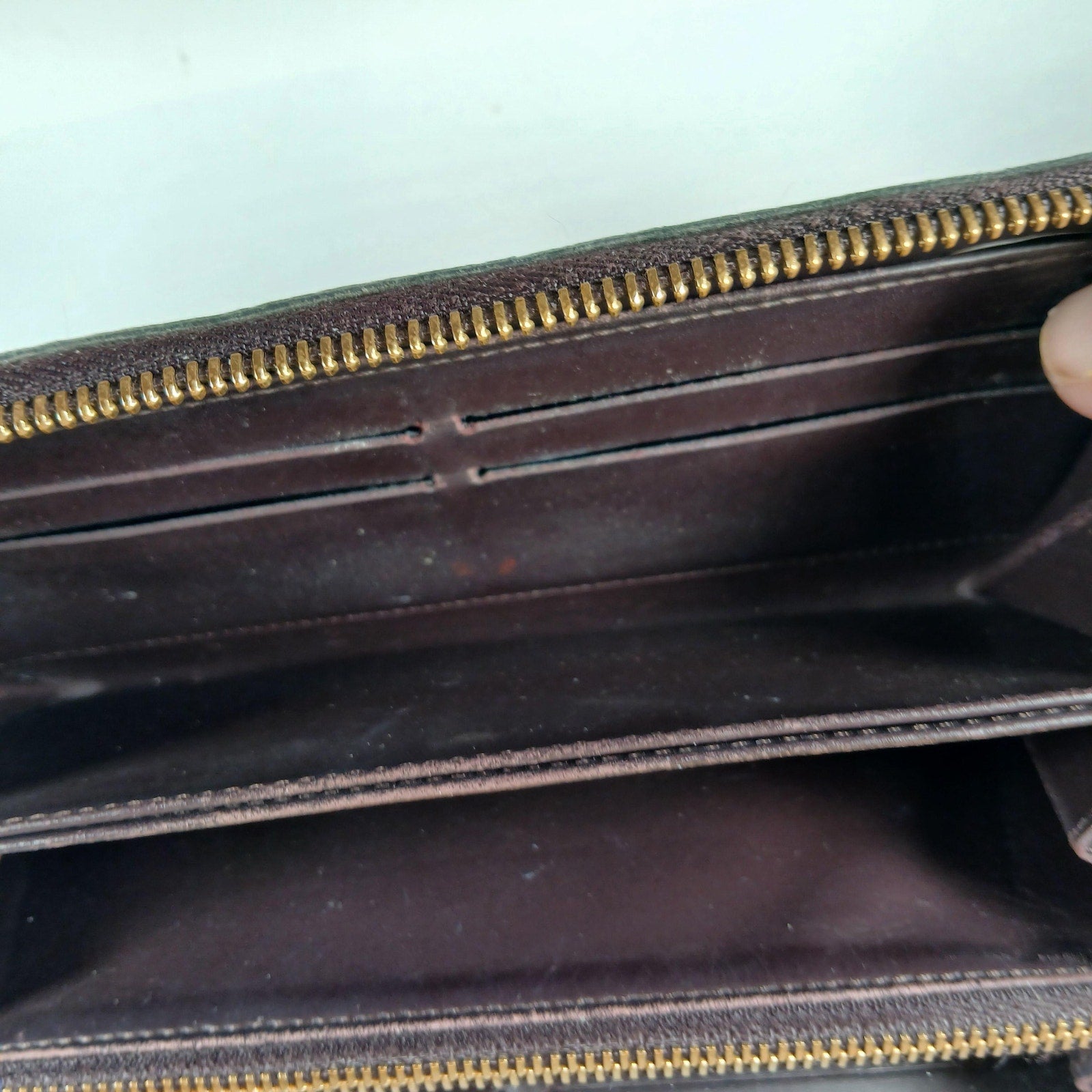 LOUIS VUITTON Vernis Amarante Patent Leather Zippy Wallet in Burgundy