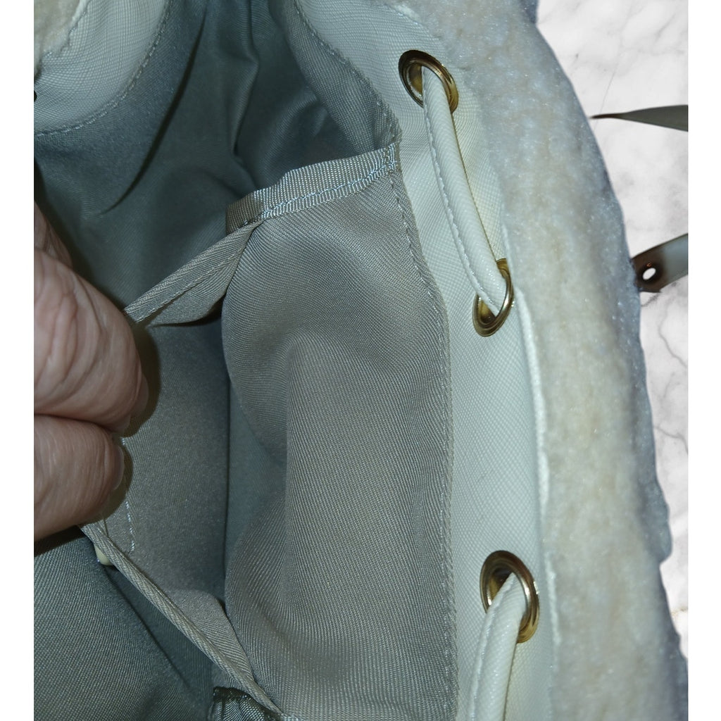 Samantha Thavasa Petit choice Ivory fluffy sherpa backpack