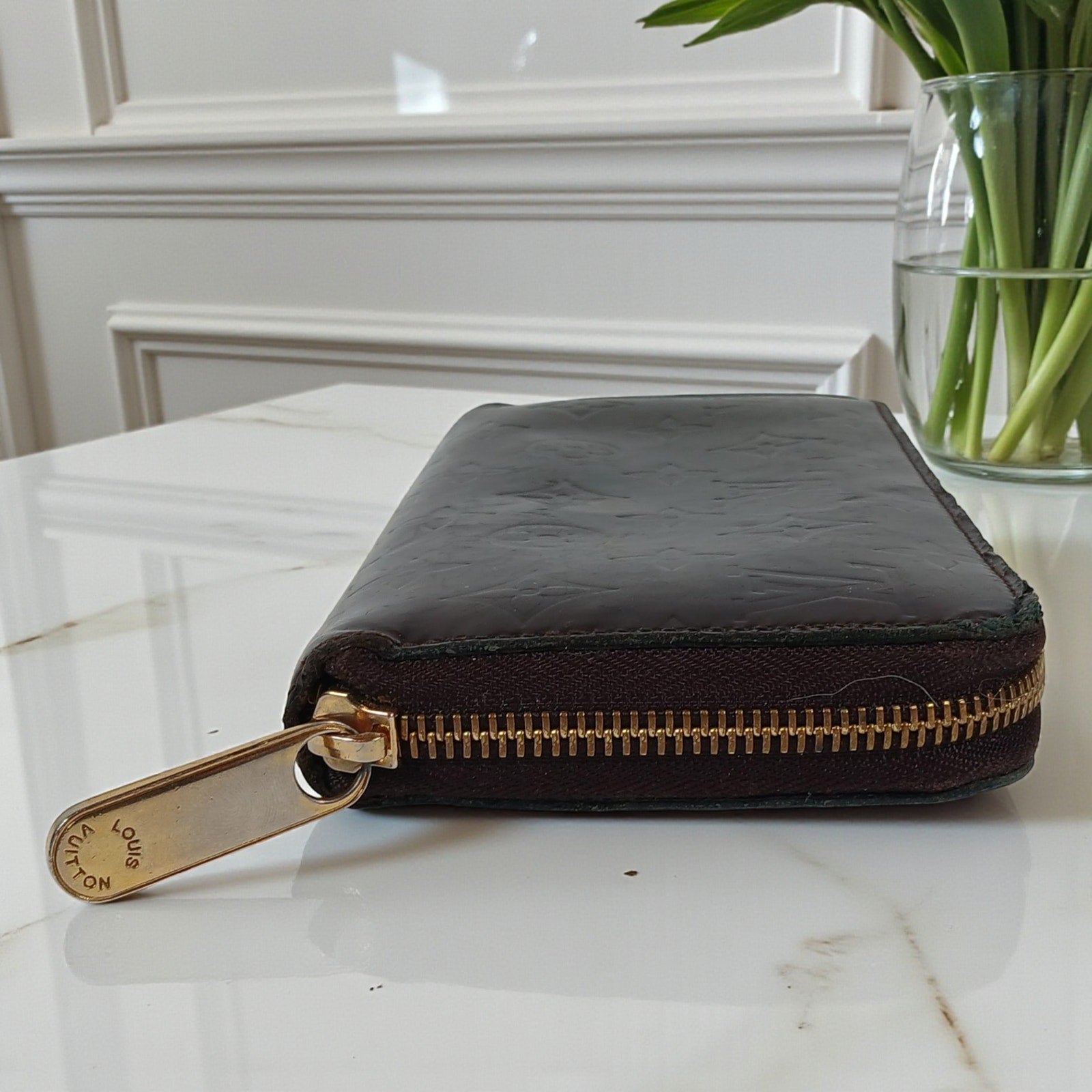 LOUIS VUITTON Vernis Amarante Patent Leather Zippy Wallet in Burgundy
