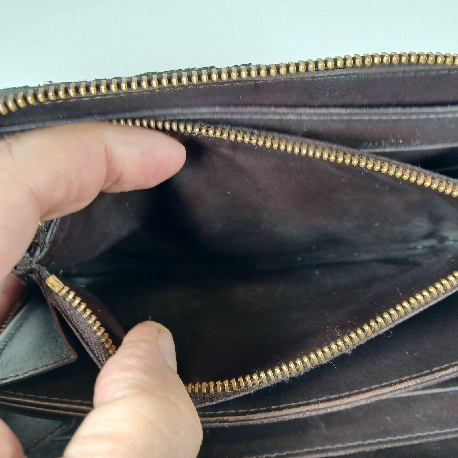 LOUIS VUITTON Vernis Amarante Patent Leather Zippy Wallet in Burgundy