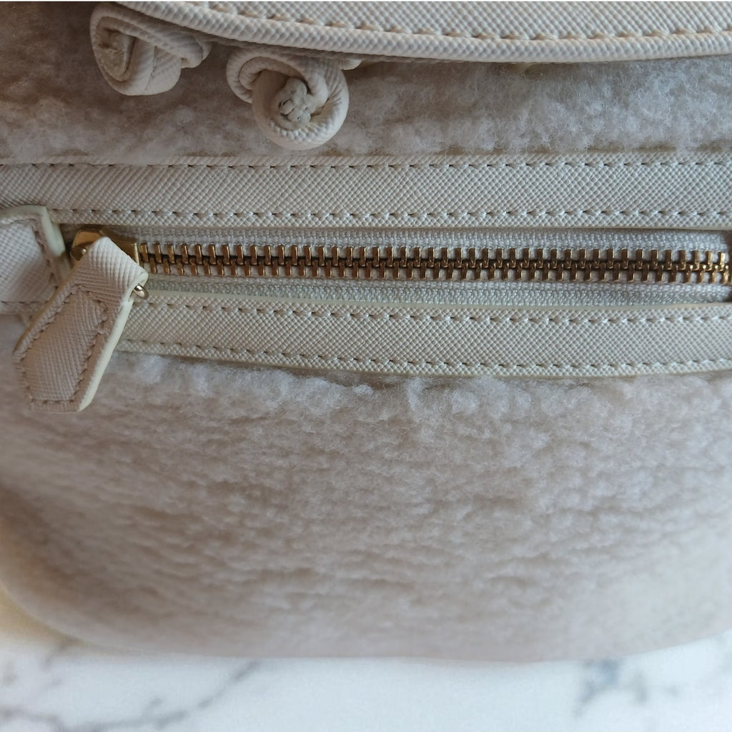 Samantha Thavasa Petit choice Ivory fluffy sherpa backpack