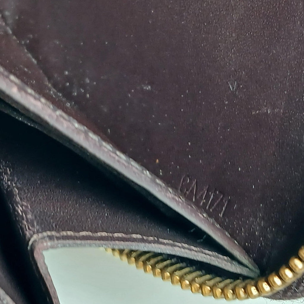LOUIS VUITTON Vernis Amarante Patent Leather Zippy Wallet in Burgundy