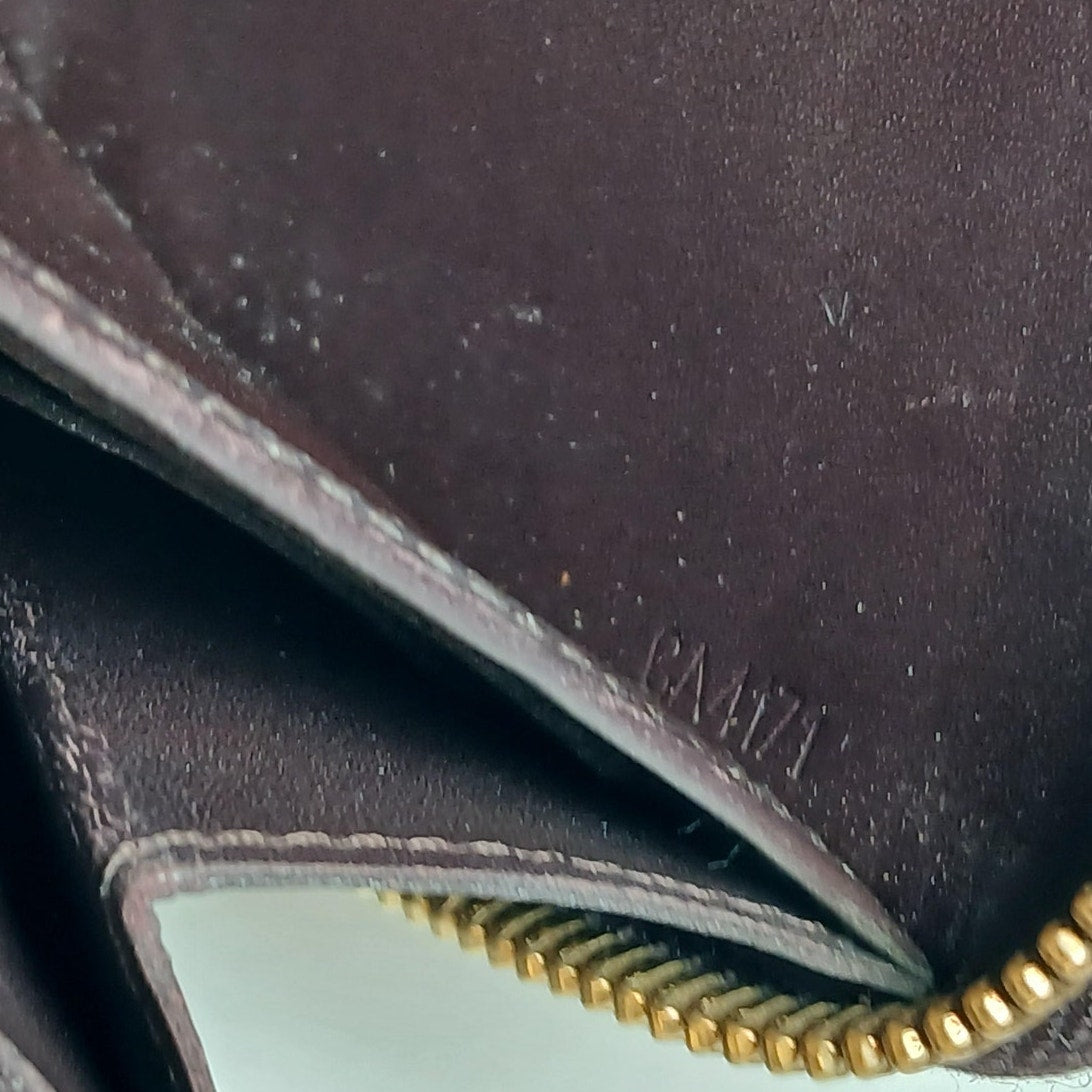 LOUIS VUITTON Vernis Amarante Patent Leather Zippy Wallet in Burgundy