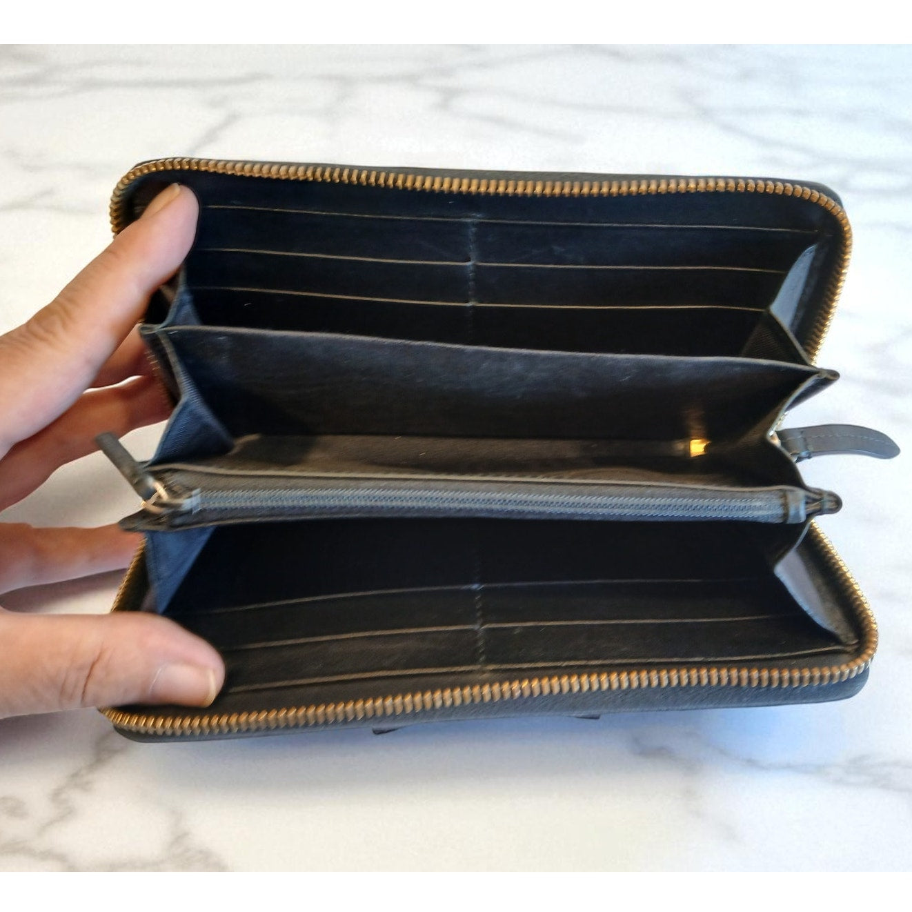 GUCCI GG Marmont Ribbon Long Wallet Round Zipper Black Leather - Authentic