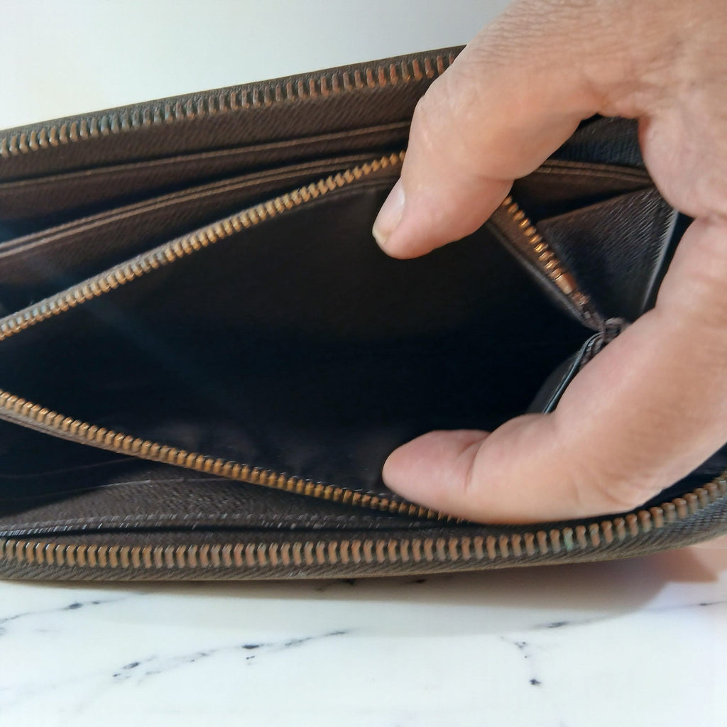 Louis Vuitton Damier Ebene Zippy Wallet