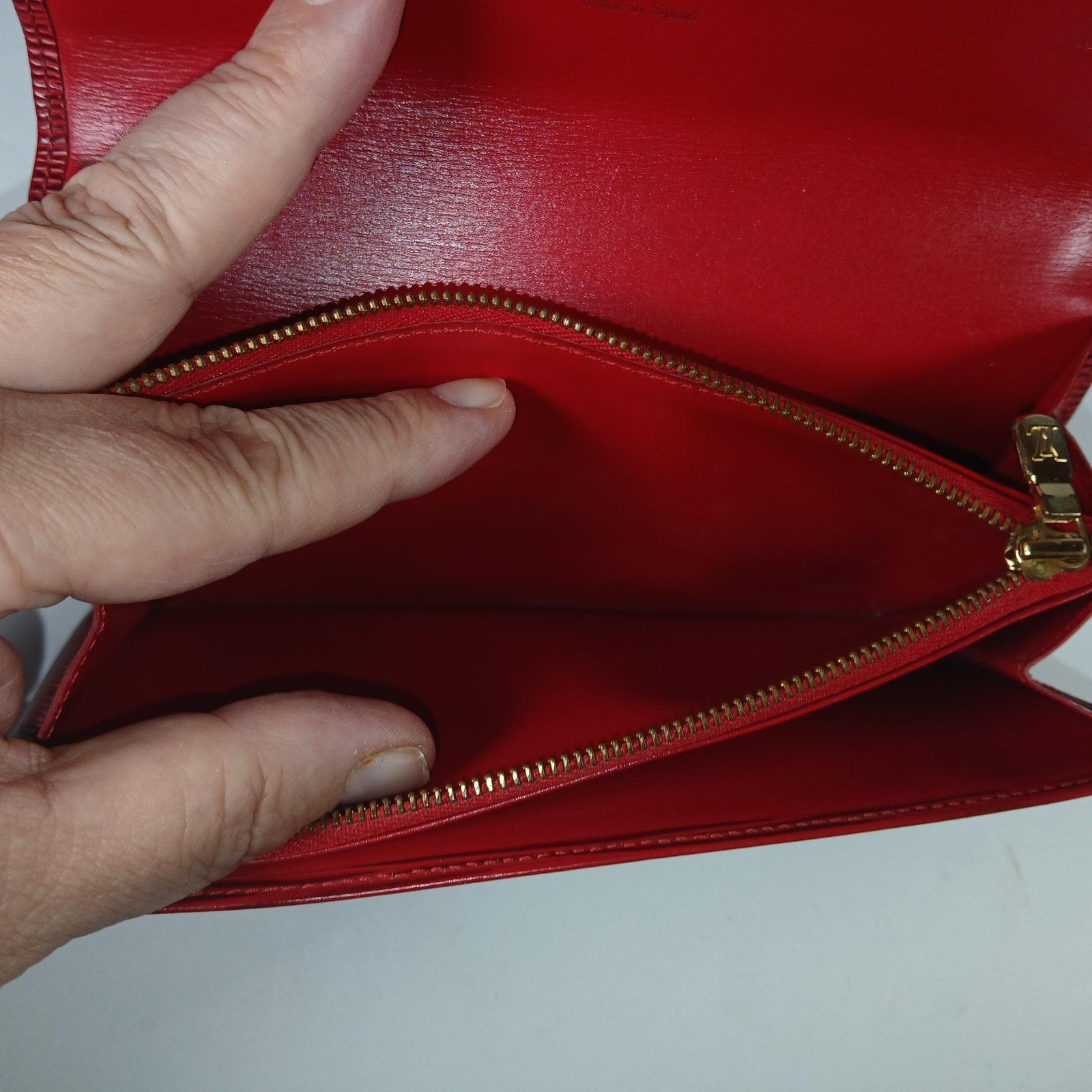 Louis Vuitton Red Epi Leather Sarah Long Wallet - Date code: CA1915